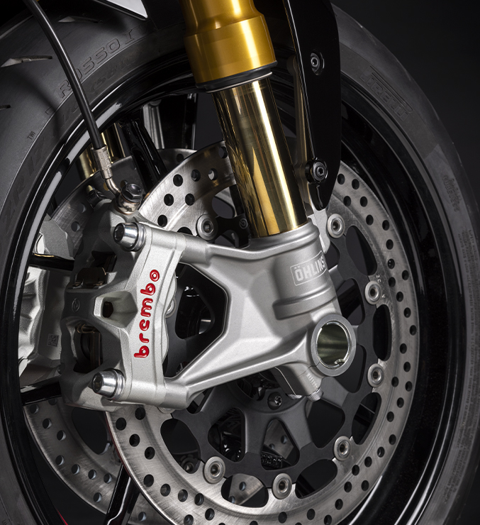 Ducati-Monster-SP-MY23-overview-carousel-imgtxt-01-677×740