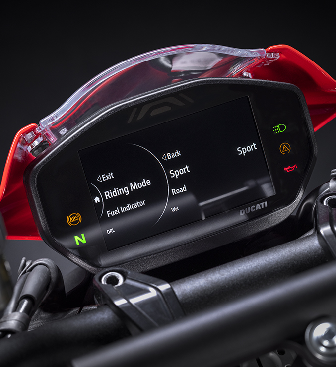 Ducati-Monster-SP-MY23-overview-carousel-imgtxt-03-677×740