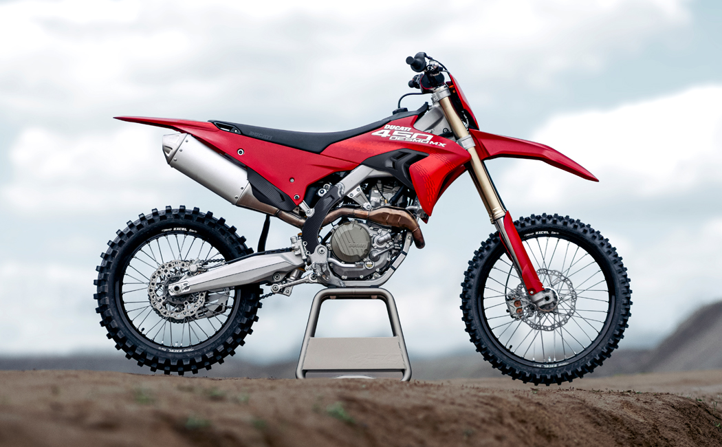 Ducati-Desmo450-MX-MY26-overview-bike-hotspot-1050x650